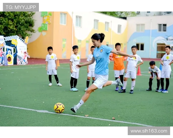 足球运动员的职业素养提升与个人品牌塑造 足球运动员的职业素养提升与个人品牌塑造